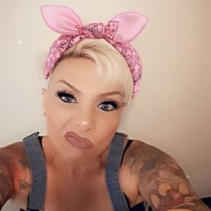 Meet your Posher, Robin